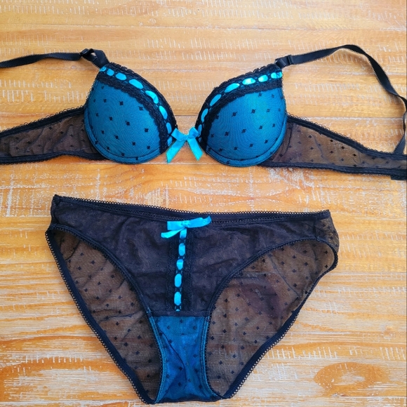 Satin and Lace Set - Picture 1 of 4